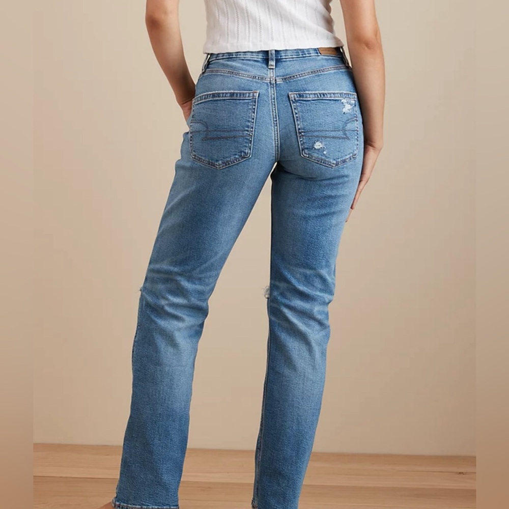 AE Stretch Curvy Ripped Straight Jean - Picture 2 of 6